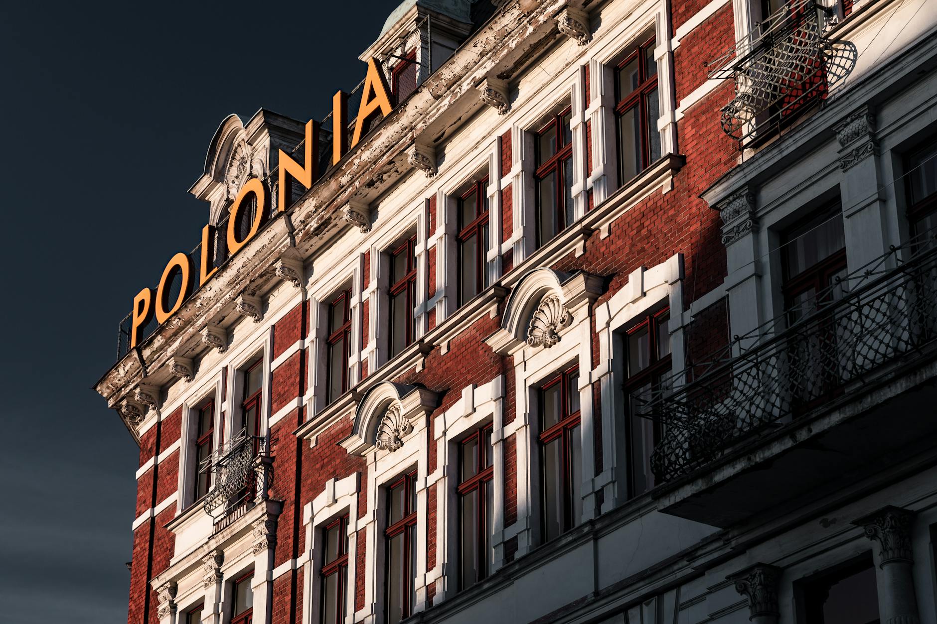 Polonia Piła rozpoczyna sezon żużlowy: Rywalizacja z Rekinami